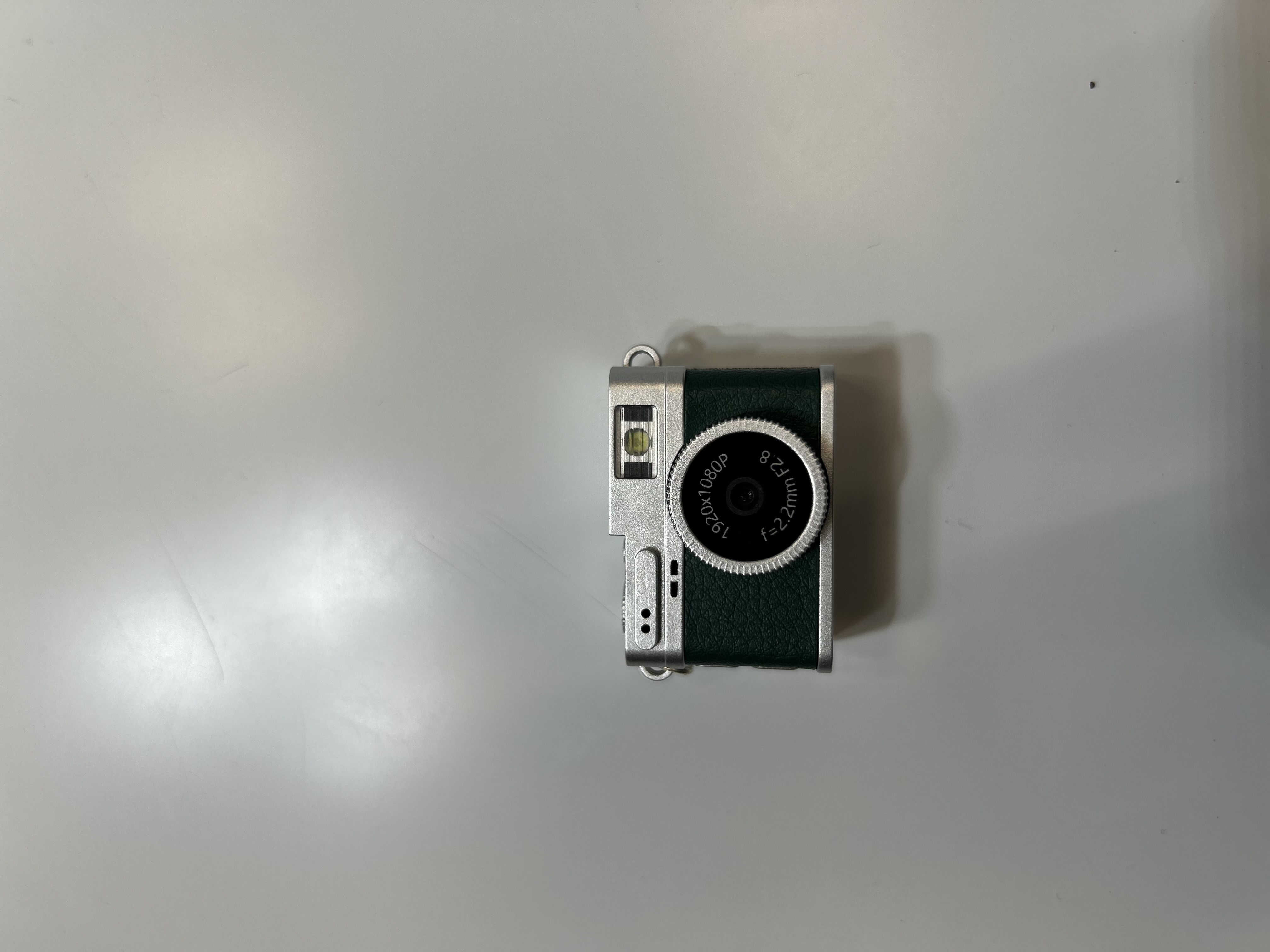 Mini Appareil Photo Pendentif – Capturez Vos Moments en Toute Discrétion 3