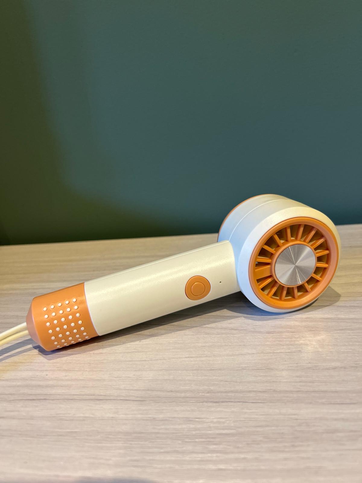 Ventilateur Portatif – Design Ergonomique et Rafraîchissement Instantané 3