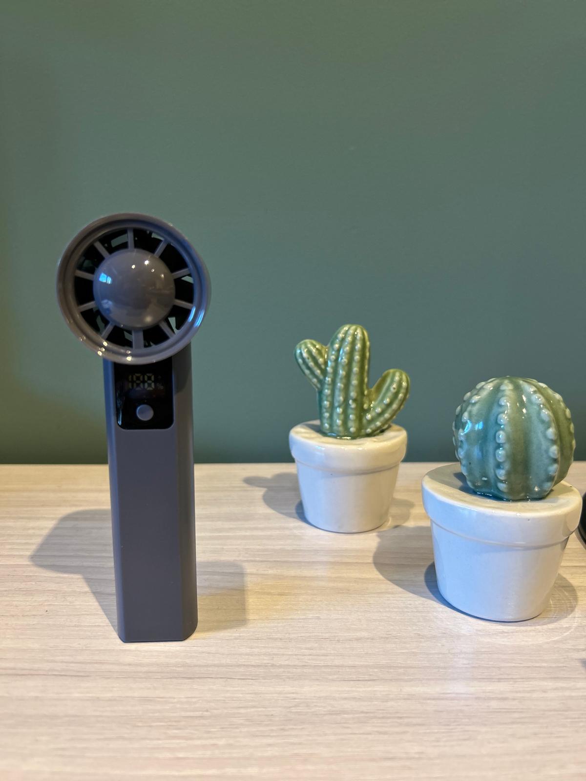 Mini Ventilateur Haute Vitesse – Portable, Affichage Digital 2